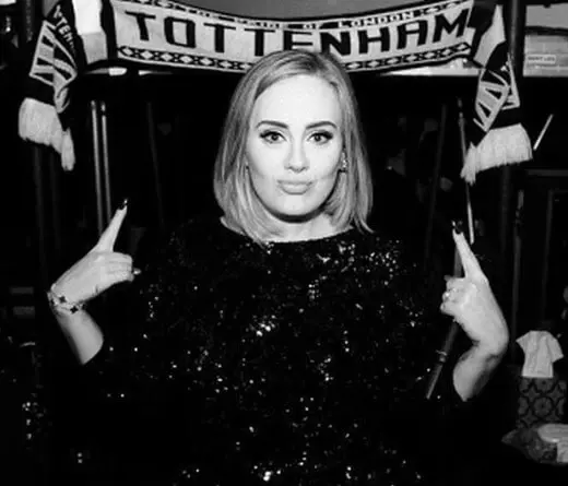 Adele demostr que es toda una rapera al interpretar un verso  de Monster de Nicki Minaj.